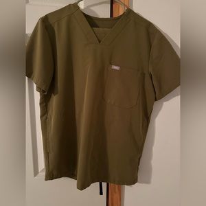 Mens figs size small scrub set. Pants are joggers